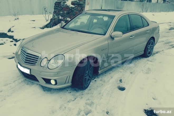 Mercedes E 240 2002, 180,000 km - 0.3 l - Quba
