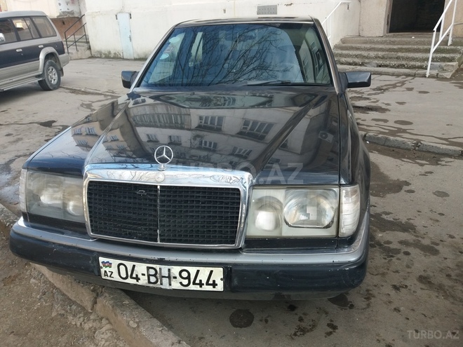 Mercedes E 200 1990, 350,000 km - 2.0 l - Sumqayıt