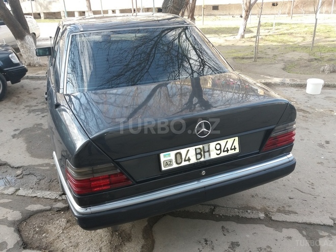 Mercedes E 200 1990, 350,000 km - 2.0 l - Sumqayıt