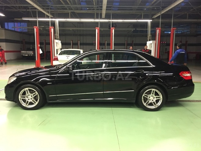 Mercedes E 220 2010, 206,870 km - 2.2 l - Bakı