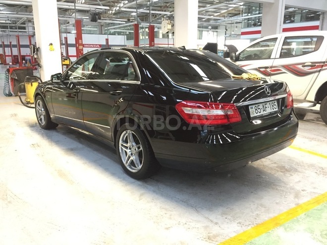 Mercedes E 220 2010, 206,870 km - 2.2 l - Bakı