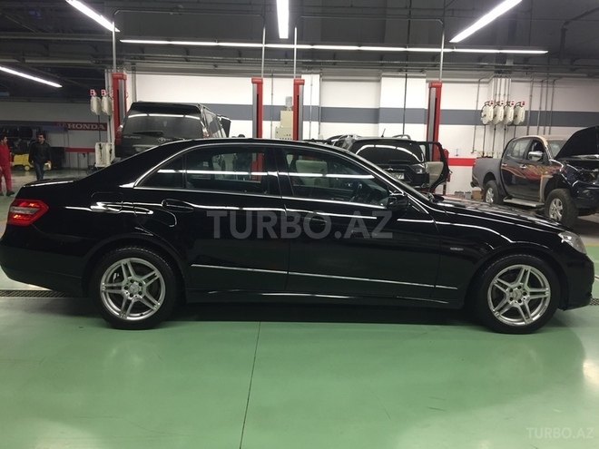 Mercedes E 220 2010, 206,870 km - 2.2 l - Bakı