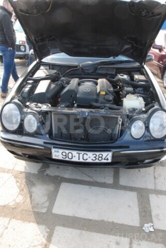 Mercedes E 240 2001, 169,000 km - 2.4 l - Bakı