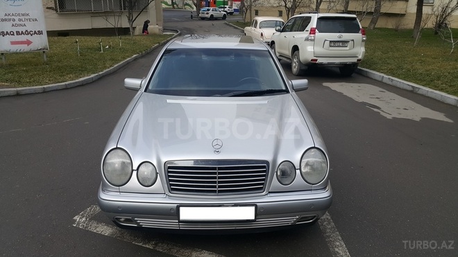 Mercedes E 240 1999, 275,000 km - 2.4 l - Bakı