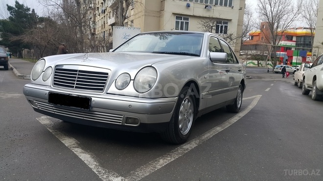Mercedes E 240 1999, 275,000 km - 2.4 l - Bakı