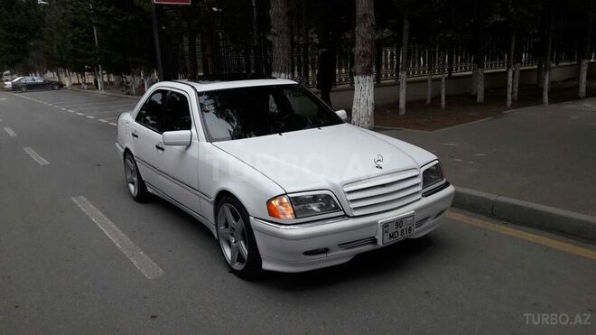 Mercedes C 230 2000, 220,000 km - 2.3 l - Sumqayıt