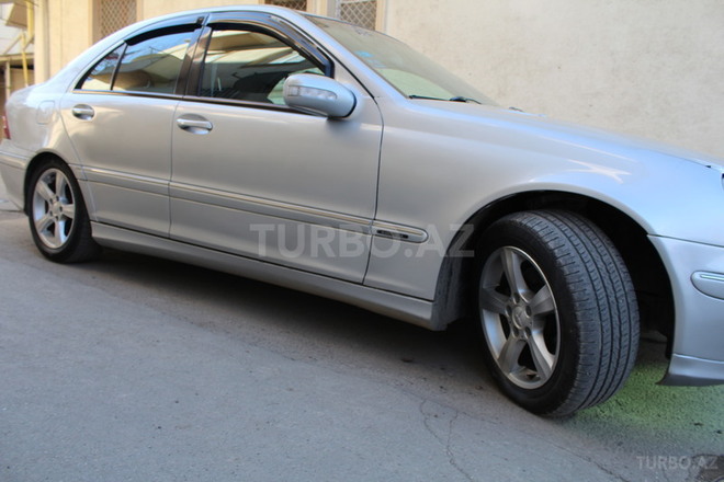 Mercedes C 240 2001, 190,000 km - 2.6 l - Sumqayıt