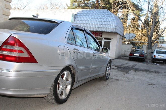 Mercedes C 240 2001, 190,000 km - 2.6 l - Sumqayıt