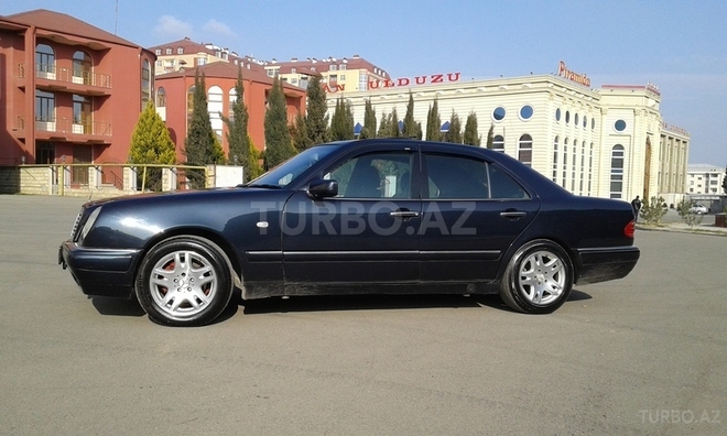 Mercedes E 230 1997, 433,000 km - 2.3 л - Gəncə