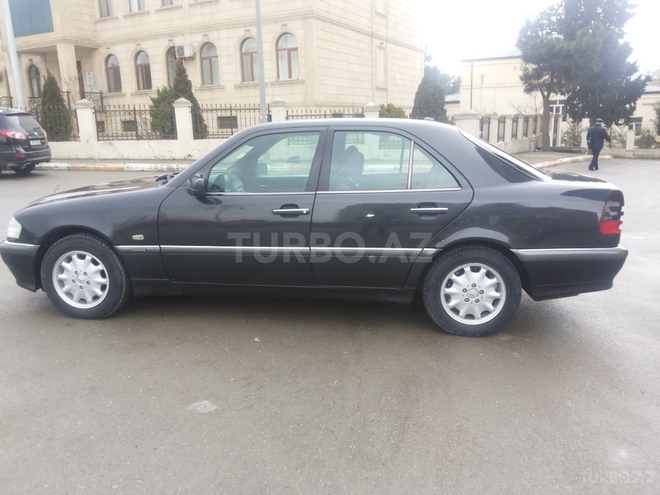 Mercedes C 240 1999, 300,000 km - 2.4 l - Bakı
