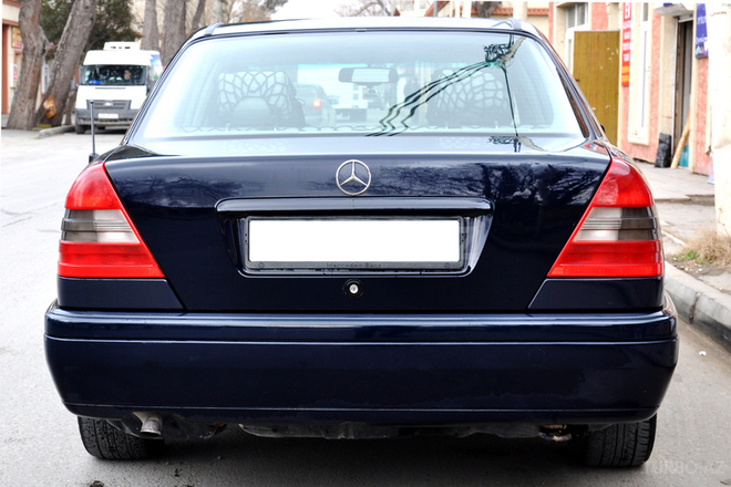 Mercedes C 180 1996, 302,000 km - 1.8 l - Bakı