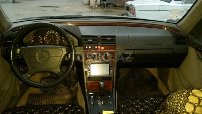Mercedes C 180 1995, 30,600 km - 1.8 l - Bakı