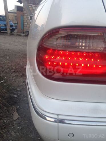 Mercedes E 240 2000, 140,000 km - 2.6 л - Ağcabədi