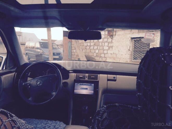 Mercedes E 240 2000, 140,000 km - 2.6 л - Ağcabədi