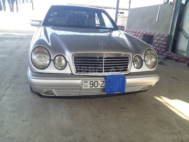 Mercedes E 240 1997, 284,650 km - 0.3 l - Salyan