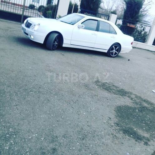 Mercedes E 240 2000, 140,000 km - 2.6 л - Ağcabədi