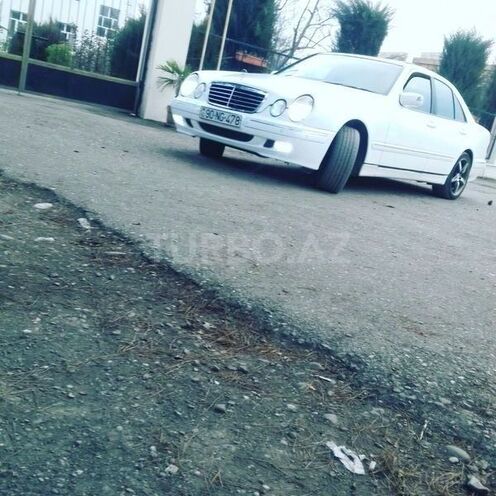 Mercedes E 240 2000, 140,000 km - 2.6 л - Ağcabədi