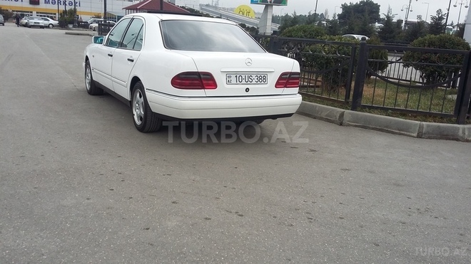 Mercedes E 230 1995, 66,400 km - 2.3 l - Bərdə