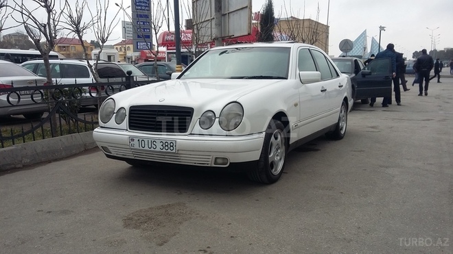 Mercedes E 230 1995, 66,400 km - 2.3 l - Bərdə