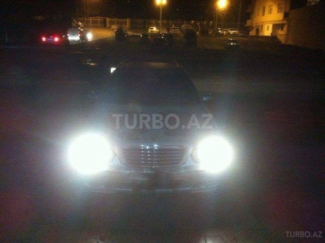 Mercedes E 220 2000, 275,000 km - 2.2 l - Bakı