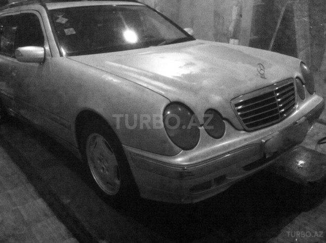 Mercedes E 220 2000, 275,000 km - 2.2 l - Bakı