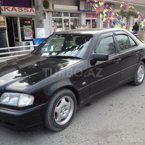 Mercedes C 220 1999, 300,000 km - 2.2 l - Ucar