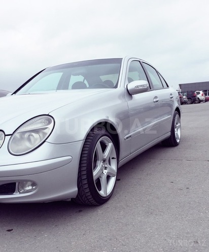 Mercedes E 220 2002, 268,433 km - 3.0 л - Bakı