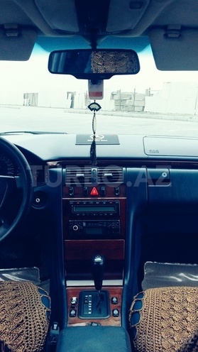 Mercedes E 230 1996, 285,000 km - 2.3 л - Bakı
