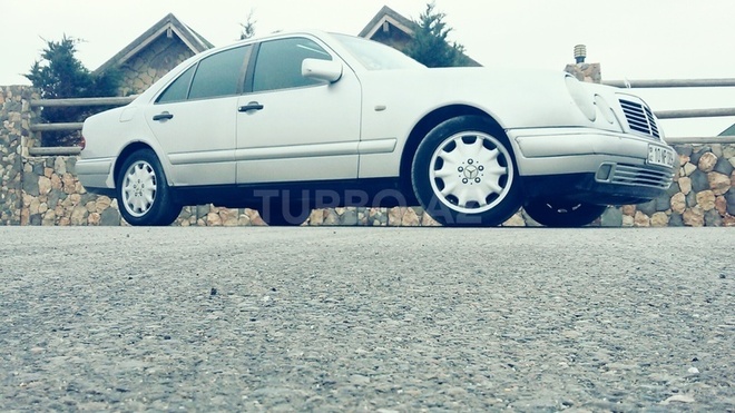 Mercedes E 230 1996, 285,000 km - 2.3 л - Bakı