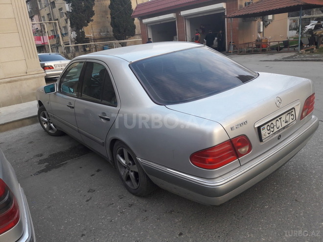 Mercedes E 200 1999, 245,500 km - 2.0 l - Bakı