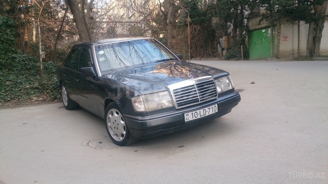 Mercedes E 230 1992, 214,000 km - 2.3 l - Bakı