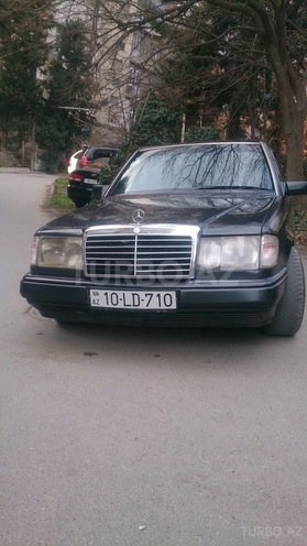 Mercedes E 230 1992, 214,000 km - 2.3 l - Bakı