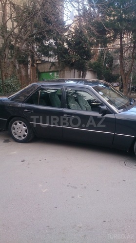 Mercedes E 230 1992, 214,000 km - 2.3 l - Bakı
