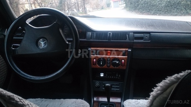 Mercedes E 230 1992, 214,000 km - 2.3 l - Bakı