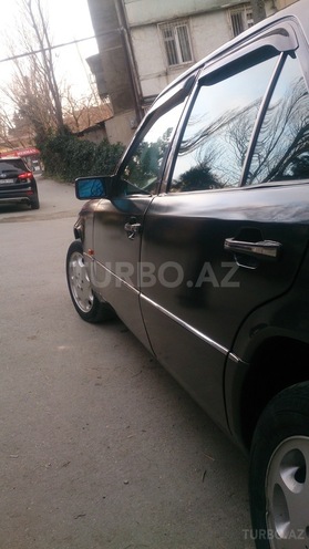 Mercedes E 230 1992, 214,000 km - 2.3 l - Bakı