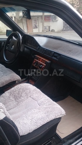 Mercedes E 230 1992, 214,000 km - 2.3 l - Bakı
