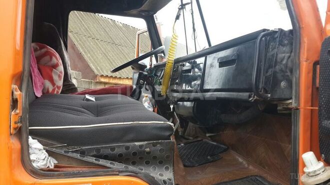 KamAz 55111 1987, 2,000,000 km - 11.0 l - Lənkəran