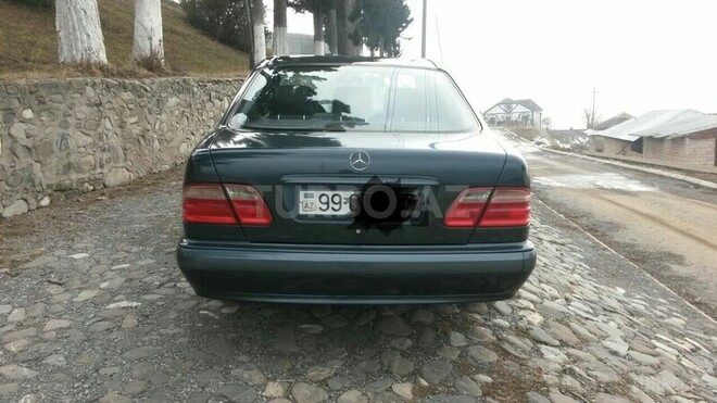 Mercedes E 200 2000, 258,000 km - 2.0 л - Şəki