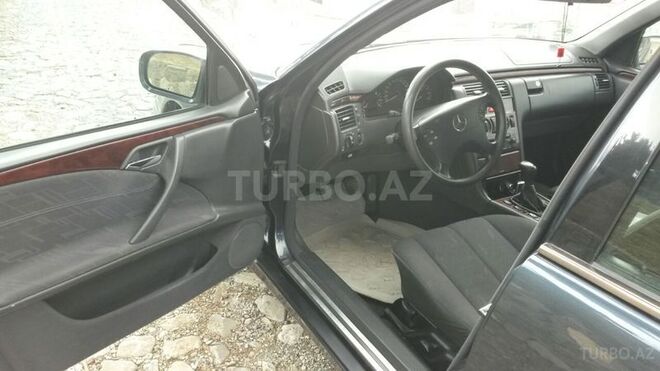 Mercedes E 200 2000, 258,000 km - 2.0 л - Şəki