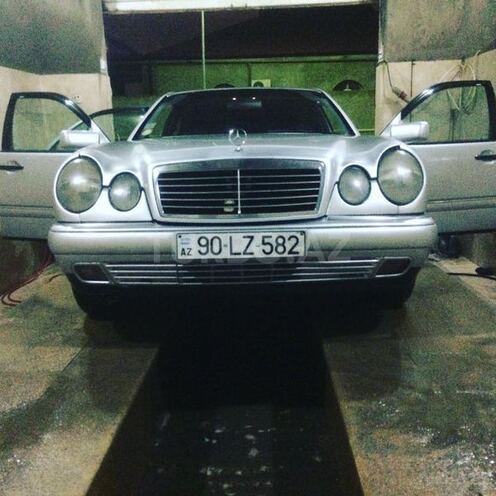 Mercedes E 220 1998, 223,000 km - 2.2 l - Bakı
