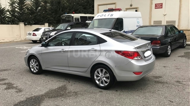 Hyundai Accent 2012, 75,000 km - 1.6 л - Bakı