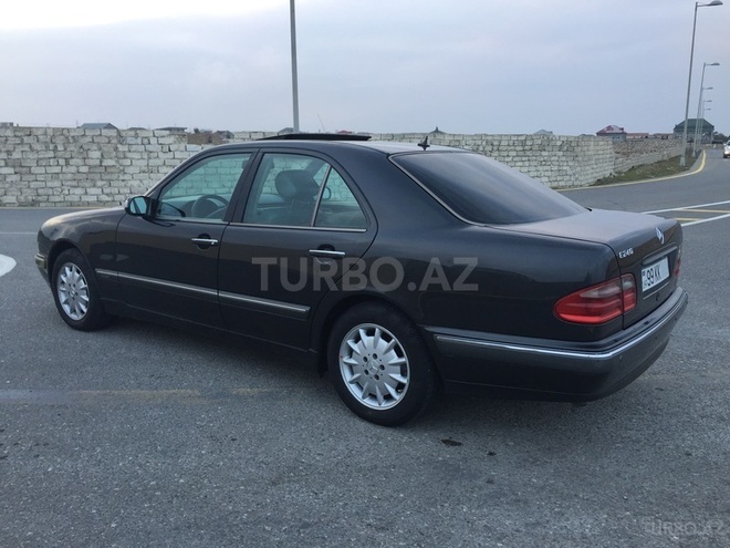 Mercedes E 240 2002, 212,000 km - 2.6 l - Bakı