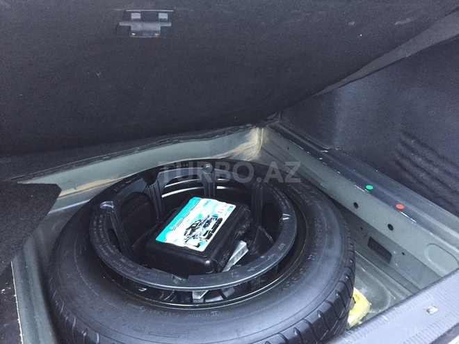 Mercedes E 240 2002, 212,000 km - 2.6 l - Bakı