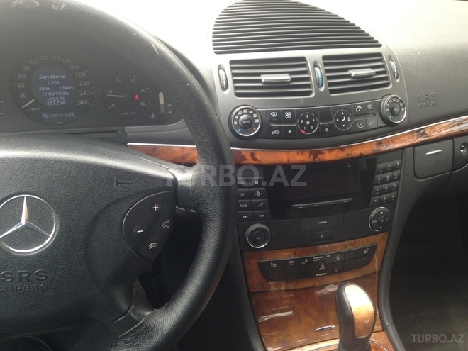 Mercedes E 270 2002, 230,080 km - 2.7 l - Bakı
