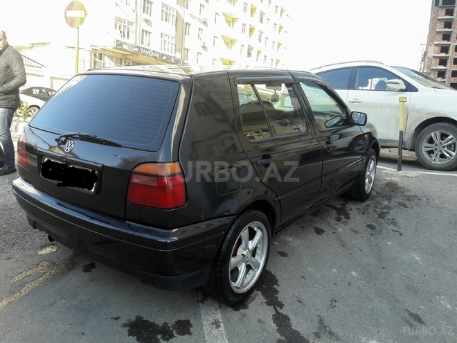 Volkswagen Golf 1996, 353,000 km - 1.8 l - Quba