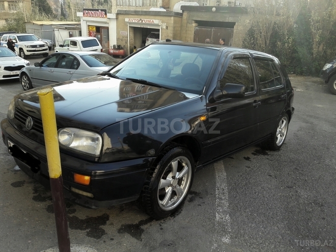 Volkswagen Golf 1996, 353,000 km - 1.8 l - Quba