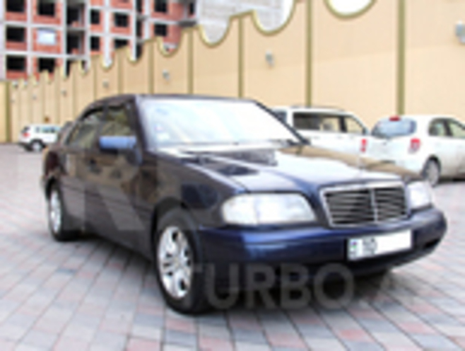 Mercedes C 180 1995, 220,207 km - 0.5 л - Bakı