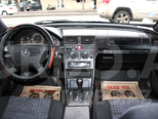 Mercedes C 180 1995, 220,207 km - 0.5 л - Bakı