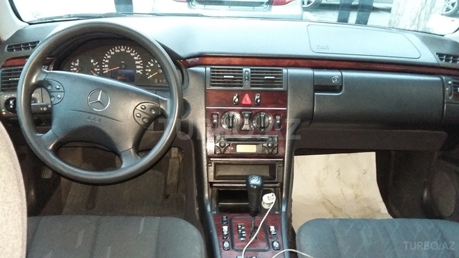 Mercedes E 200 1999, 278,000 km - 2.0 l - Bakı