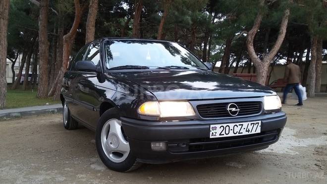 Opel Astra 1995, 265,000 km - 1.6 l - Bakı